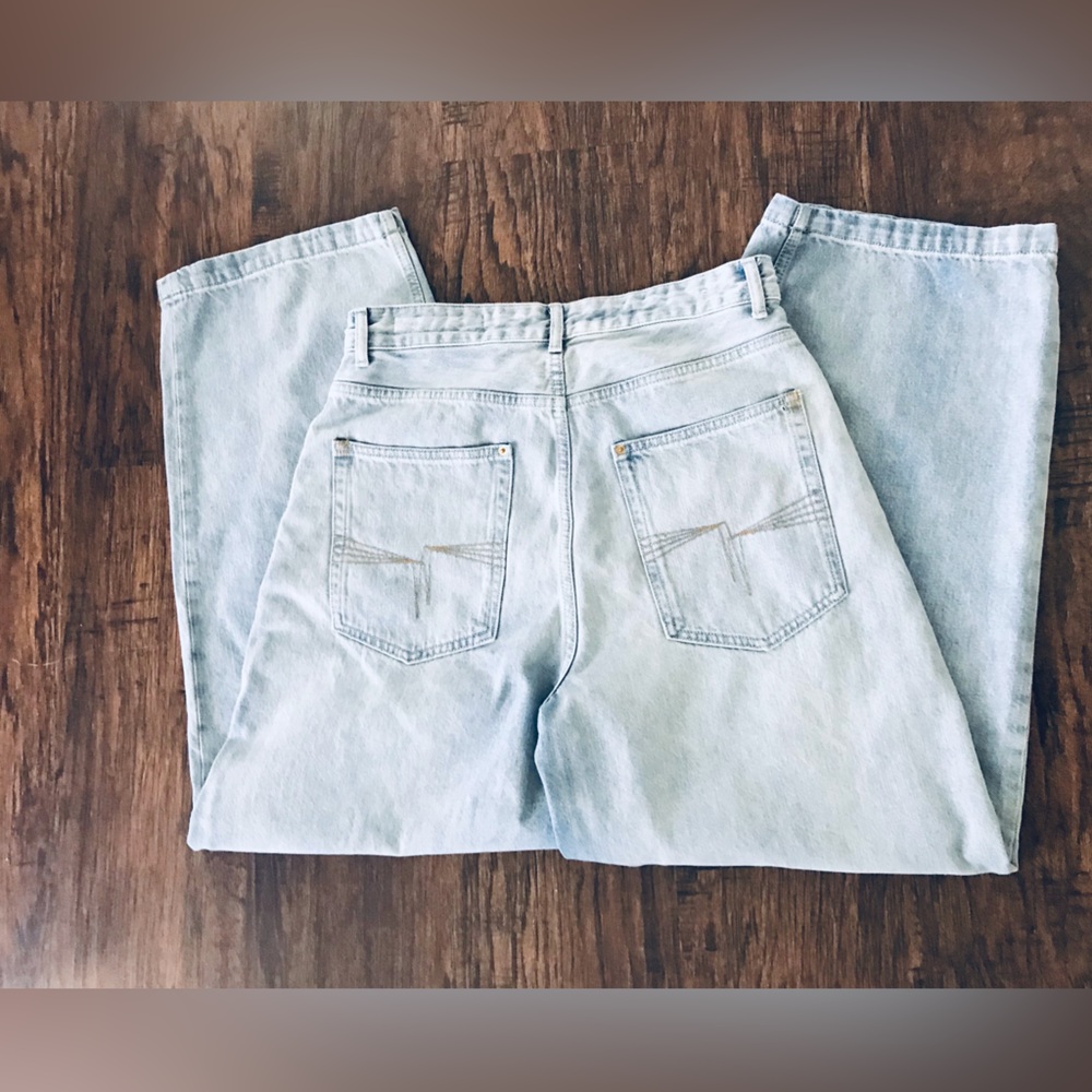 Bershka Light Wash Denim Wide Leg Jeans 4 - Picture 3 of 8